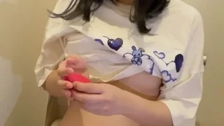 家のトイレで吸うやつ＆外ポルでオナニーしたやつ（細かく連続イキしました） - FC2 Video - 316467