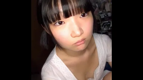 不登校引きこもりのみゆちゃん 145cmの成.長しきってないパイパン陰部にはじめての挿入 - FC2 Video - 316886