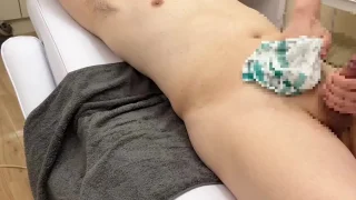 メンズ脱毛サロンの研修風景（シーン２：陰部洗浄） - FC2 Video - 317072