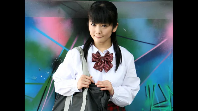 世間知らずな制服美女は悪い大人に声をかけられても健気について行ってしまい生ハメされてしまう - FC2 Video - 317216