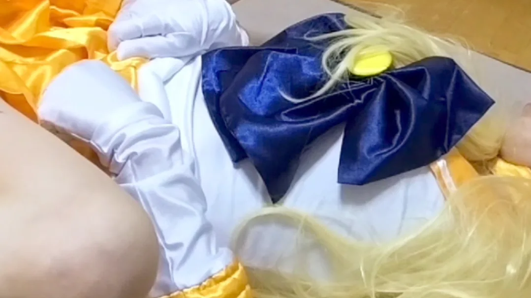 【完全素人　個人撮影】昼下りの人妻、アナルにぶっこまれました!セーラー戦士コスプレで両穴中出しです! - FC2 Video - 319242