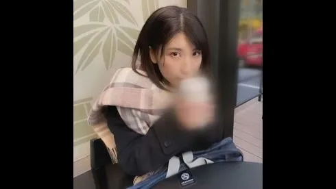 おちんちん入れてください☆つるつる無毛まんこを広げて「クリペロふがふが」小太りおじさんの肉棒懇願 - FC2 Video - 319426