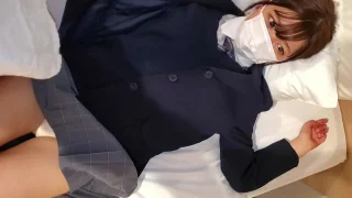 この子心配になる。。純粋無垢の美◯女、無抵抗な***に中出し！ - FC2 Video - 322155