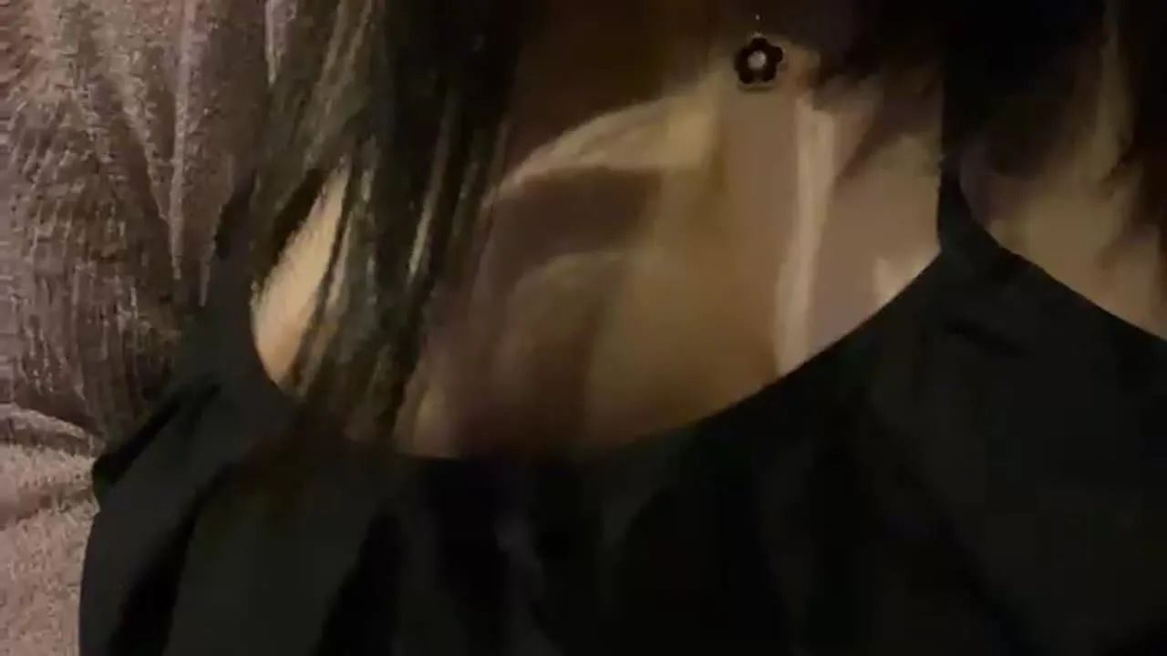 ぽっちゃり好きな人集まれ～♪　カラオケで初オナニー♪ - FC2 Video - 323007