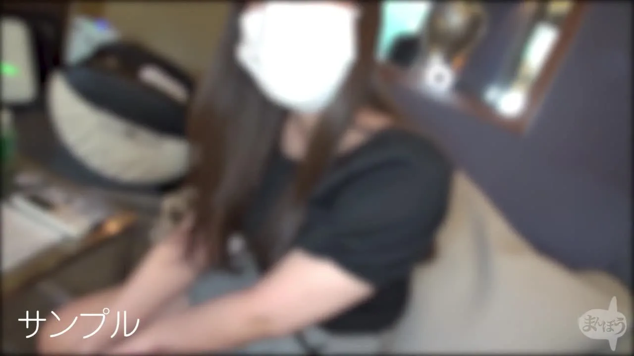 【爆乳】２０歳 服の上からでも分かる圧倒的膨らみのムッチリおっぱいちゃんをハメ撮りで堪能 - FC2 Video - 323745