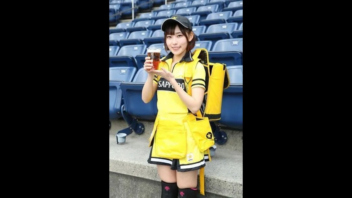 【無・個撮】千葉マリンスタジアムで***の売り子をしてる友達と、ホテルでハメ撮りしてきました。 - FC2 Video - 324027