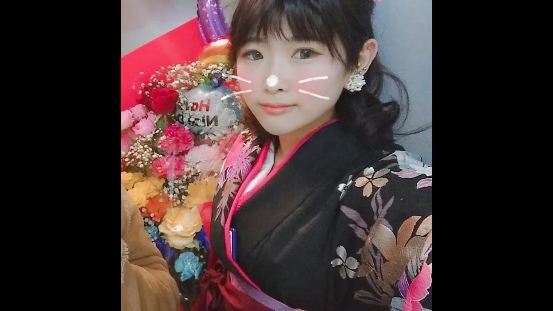 【無・個撮】バイト先で知り合った可愛い女子大生と仲良くなり、ホテルでハメ撮り出来ました。 - FC2 Video - 325480