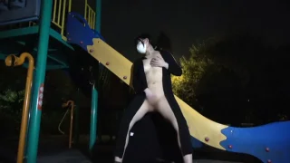 尻がデカい芸能事務所所属のタレント美貌女子が夜の野外露出！ガニマタ気味に開放感満点のおマンズリ！ - FC2 Video - 325576