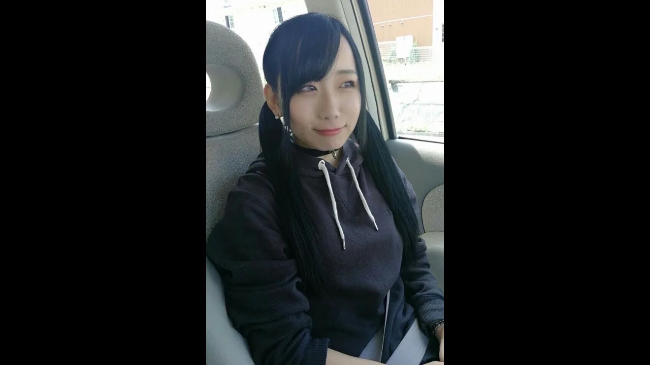 【無・個撮】かわいい女子大生なのに、彼氏のチンポを舐めるのが趣味です。 - FC2 Video - 325920