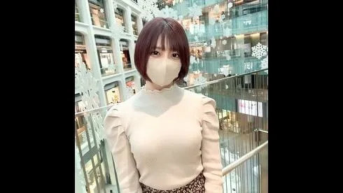 308_初撮影！！僕が通っている青山の美人美容師をオフ日に誘い出し成功！！！業務中からは考えられない - FC2 Video - 325972