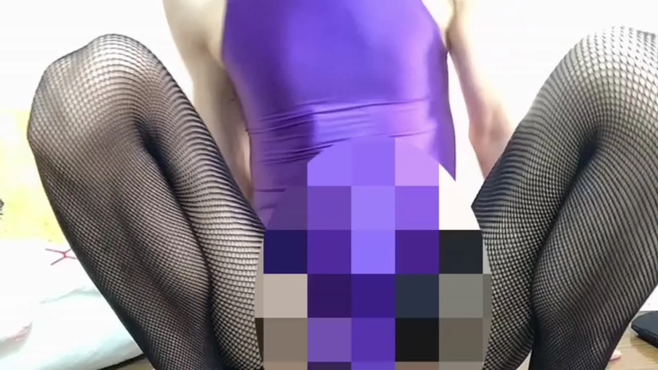 紫光沢競泳水着でアナニーしていっぱい射精 - FC2 Video - 326853