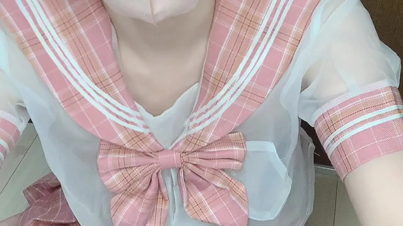 地雷メイク女子が鼻にピアスを大量付け！？ - FC2 Video - 327359