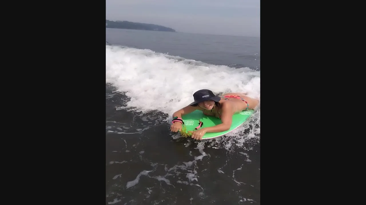 妻KのTバックビキニ動画 - FC2 Video - 327630