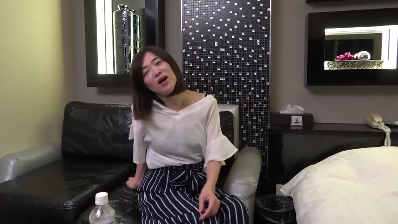 【熟女】「ご奉仕するのが好きなんです」「おかしくなりそう！」5年間の禁欲生活で溜まりにたまって… - FC2 Video - 328164