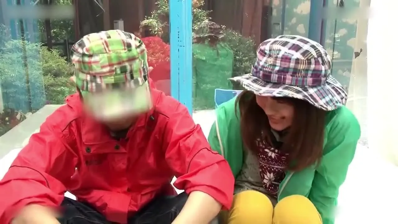 【新作】ラブラブカップルをマジックミラー号にかっさらって他の男とヤらせるｗｗｗ - FC2 Video - 328984