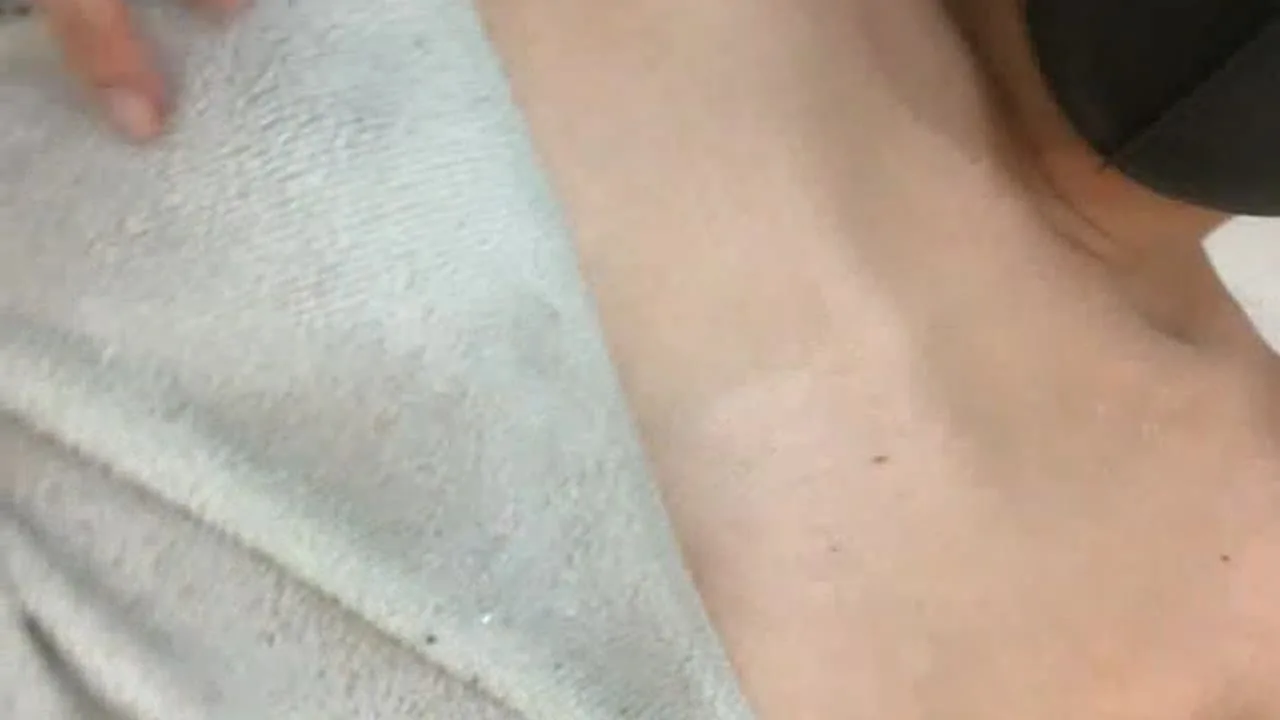 【限定数・期間限定】この放送を見ると枕元にスレンダー美女が現れます 20201201.mp4 - FC2 Video - 329146