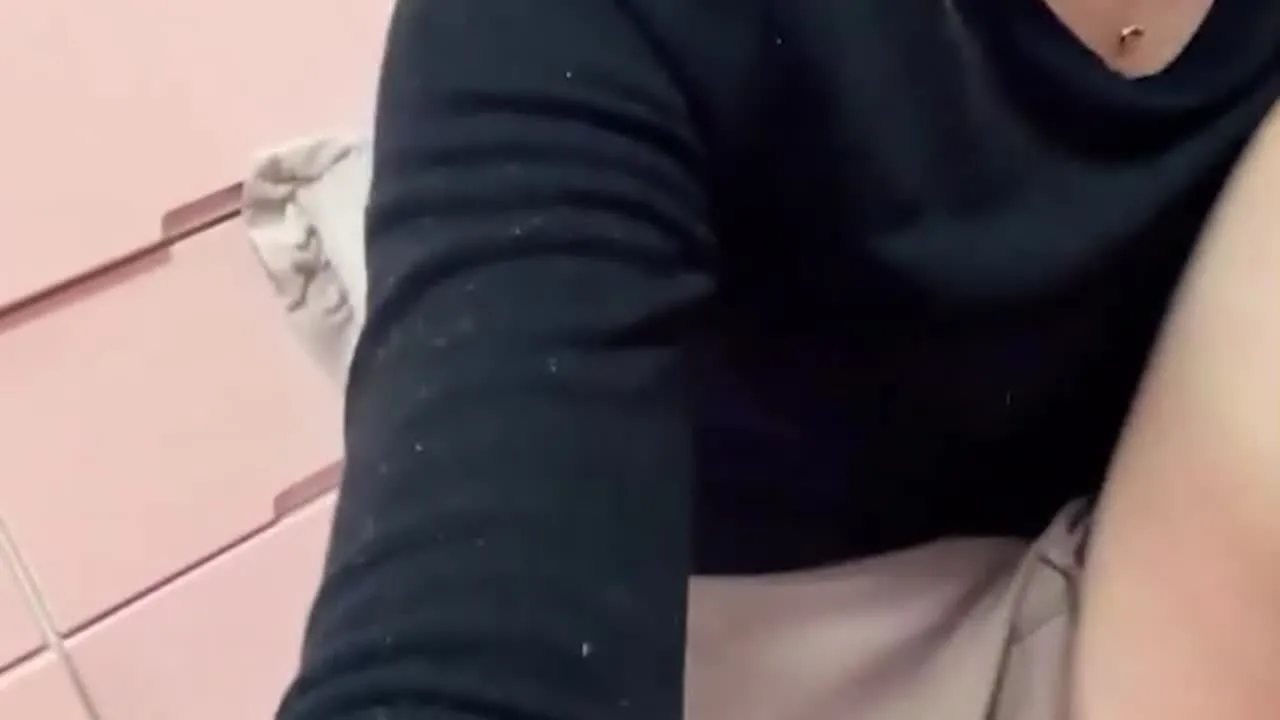 性格キツ目21歳キャバ嬢「やだよ！やだ！」→「おまんこの中にいっぱい欲しい、、♡」粘ってエロ堕ちさせ電マイキｗｗ - FC2 Video - 329482