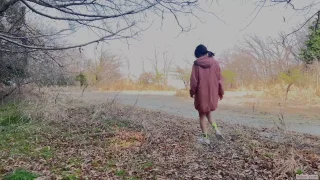 空き地で全裸オナニー おまんこ広げたり四つん這いになって野外露出する露出狂 - FC2 Video - 329638