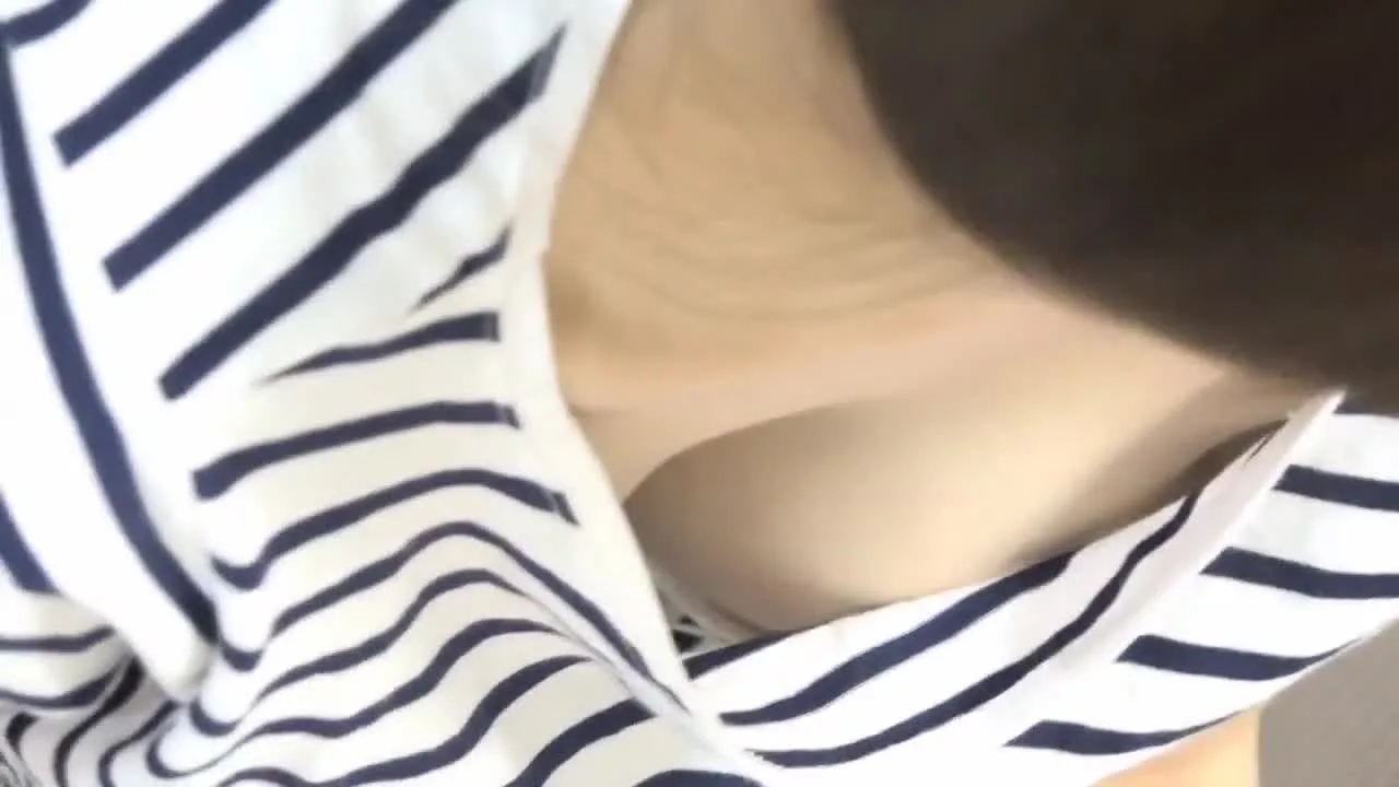 【乳首チラ】とあるベ●マサークルの風景{vol.48}4人の選り取り見取りの先端 - FC2 Video - 330002