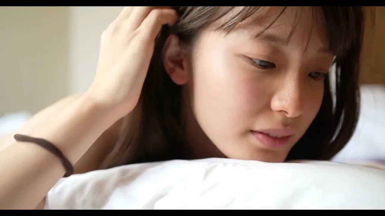 【無】かわいい色白女子大生が、アプリで知り合った男性とハメ撮りして大量腹射されてしまう。 - FC2 Video - 330180