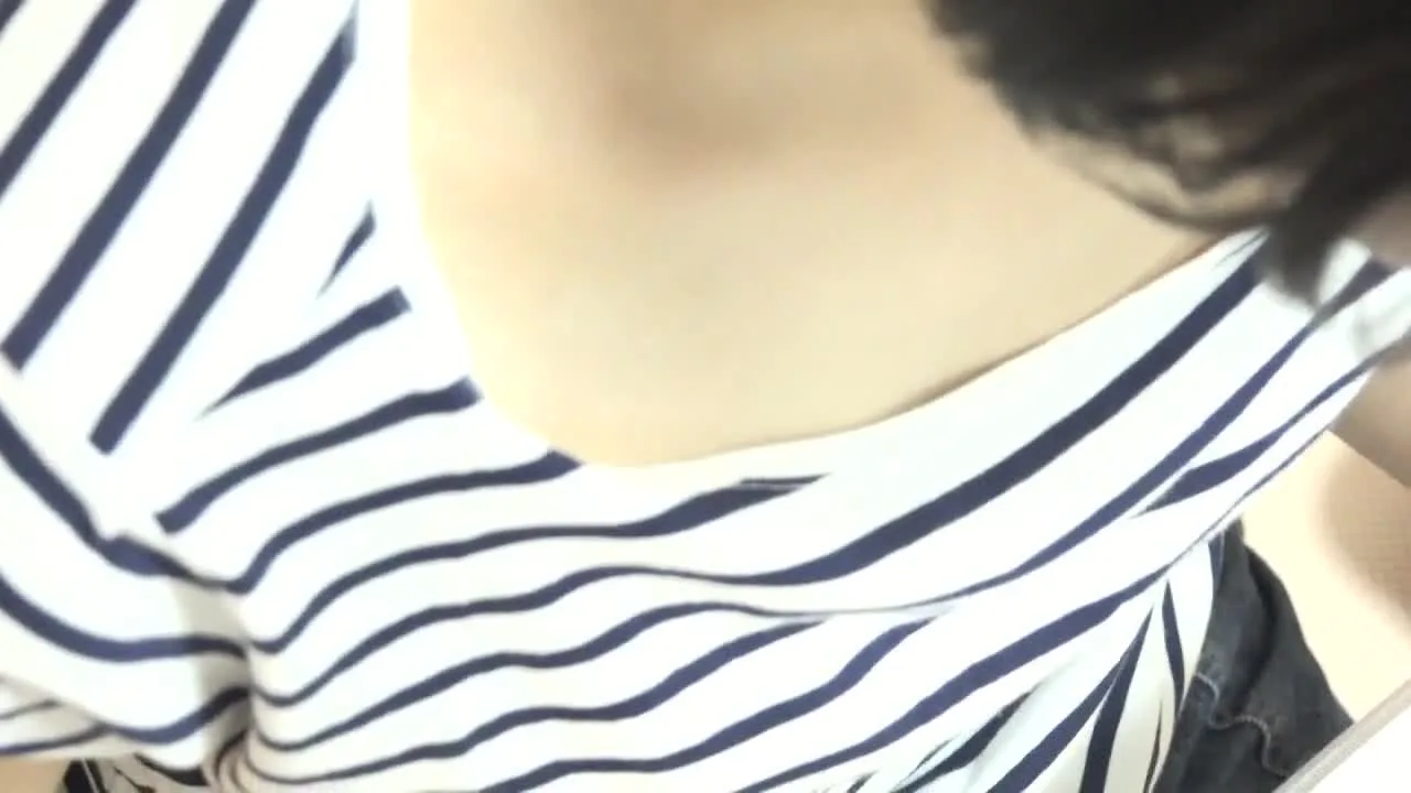 【乳首チラ】とあるベ●マサークルの風景{vol.50}めちゃカワ炉**と清楚若奥さんの - FC2 Video - 330272