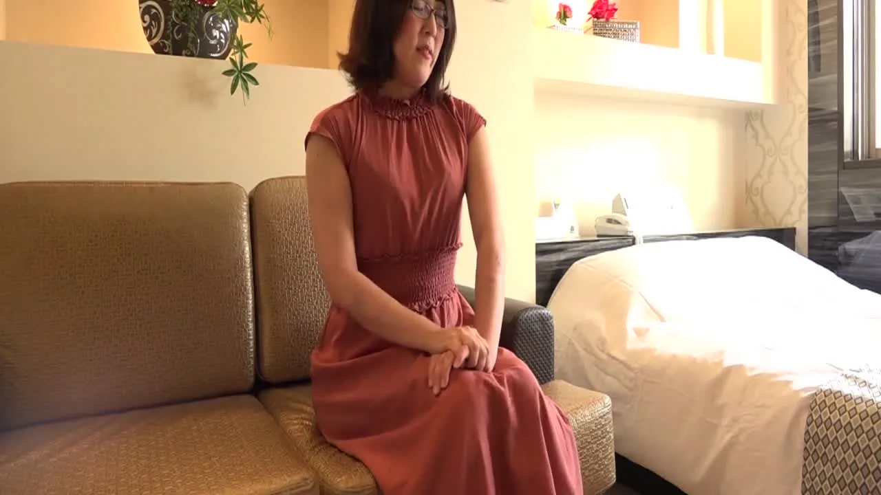 【バツイチ熟女】腐女子風メガネ女子がエロすぎる衣装で激パコSEX【ハメ撮り】 - FC2 Video - 330496