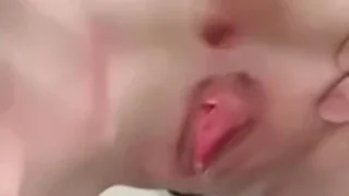 【無/本編顔出し】カメラの前で痙攣ガチイキにいマンコもアナルもおっ広げ！未来ある女大生の黒歴史確定の映像を公開する。 - FC2 Video - 331329