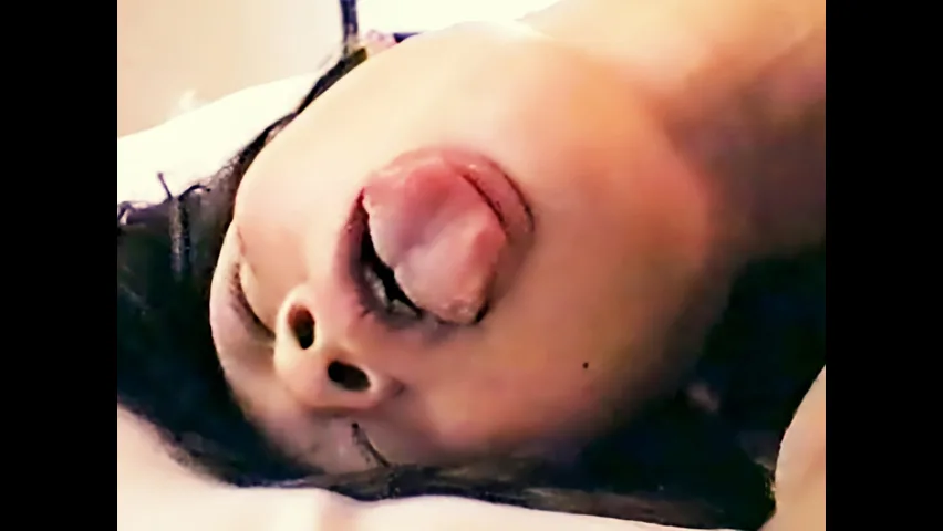 新婚の清楚な妻をイカせ続けるとどうなってしまうのかの女体実験動画/元カレにブサイクなアヘ顔を晒す - FC2 Video - 332359