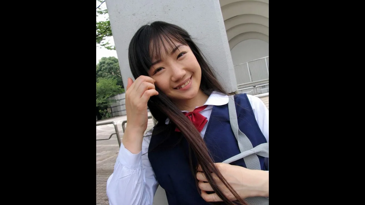 清楚系黒髪制服女子はオマンコを触られると性欲が我慢できなくなり生ハメ中出しでイキまくり - FC2 Video - 332655