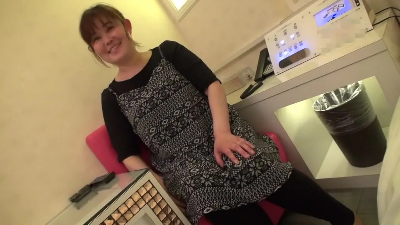 【中出し】ドMのぽっちゃりボディ熟女（50）◆目隠し電マ責めに大興奮！熟したおま○こに膣内射精！ - FC2 Video - 332779