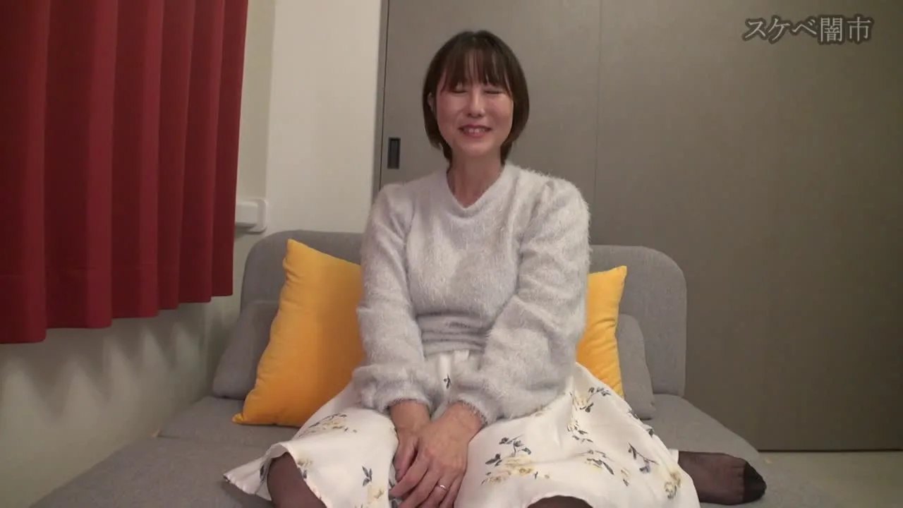 【Fカップの完熟52歳】ドスケベ熟女の足裏を責めまくったら悶えまくりの感じまくりで最後は中出し！ - FC2 Video - 333113