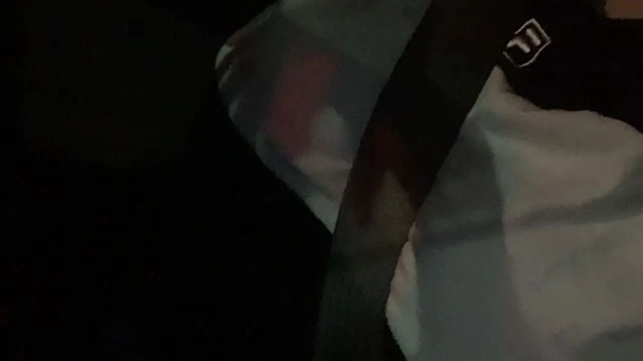 【限定数・期間限定】[ガソスタでえちえちな夜♡]洗車しながらパンツ脱ぎ挑戦♡ 202308 - FC2 Video - 333365