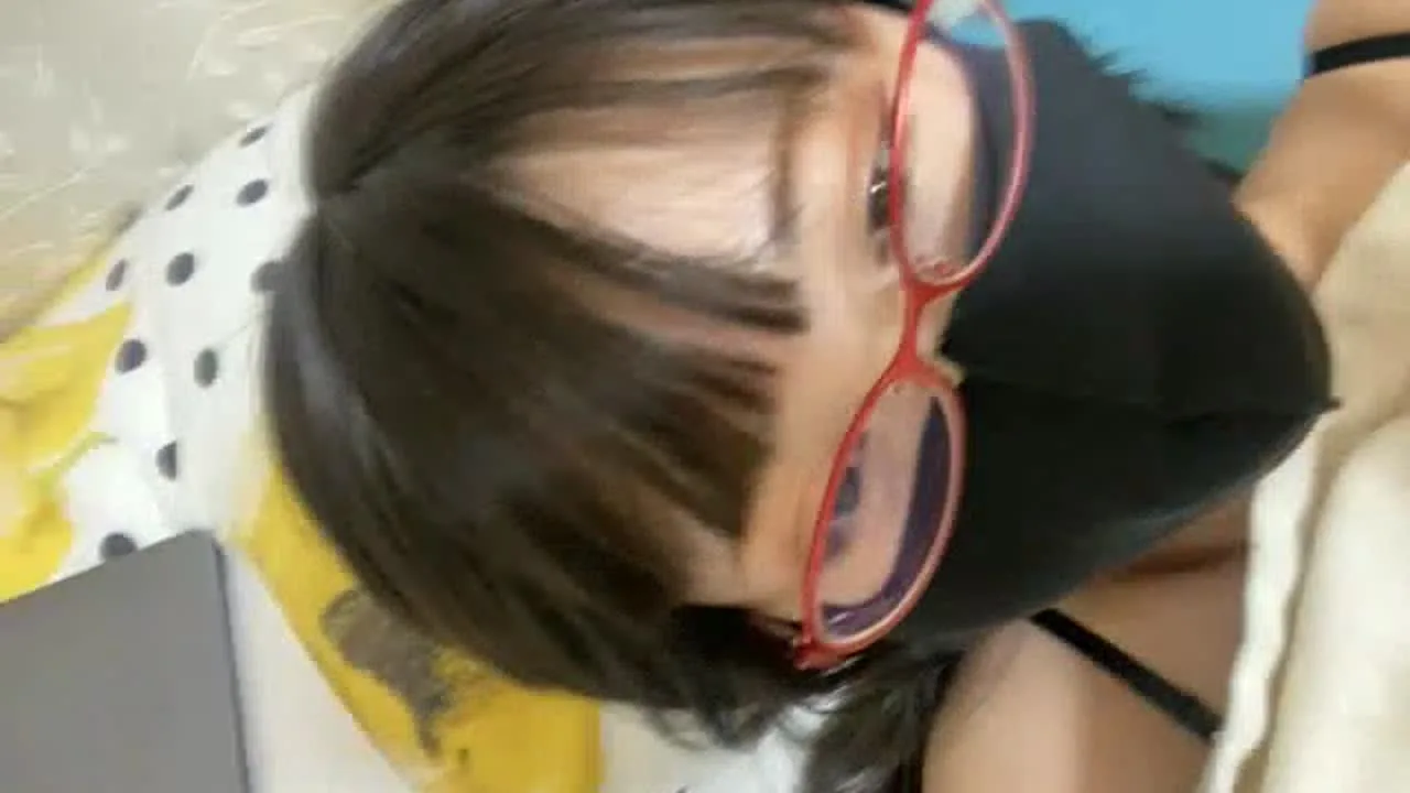 【限定数・期間限定】初の実家配信！親にバレないかどきどき… 20220310.mp4 - FC2 Video - 333385