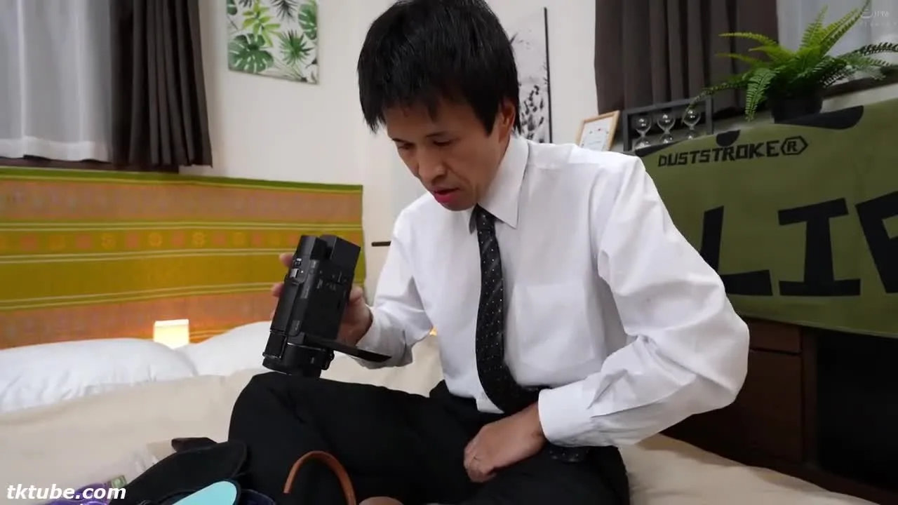 聖職者（教師）の妻がデリヘルで働いていました.mp4 - FC2 Video - 334972