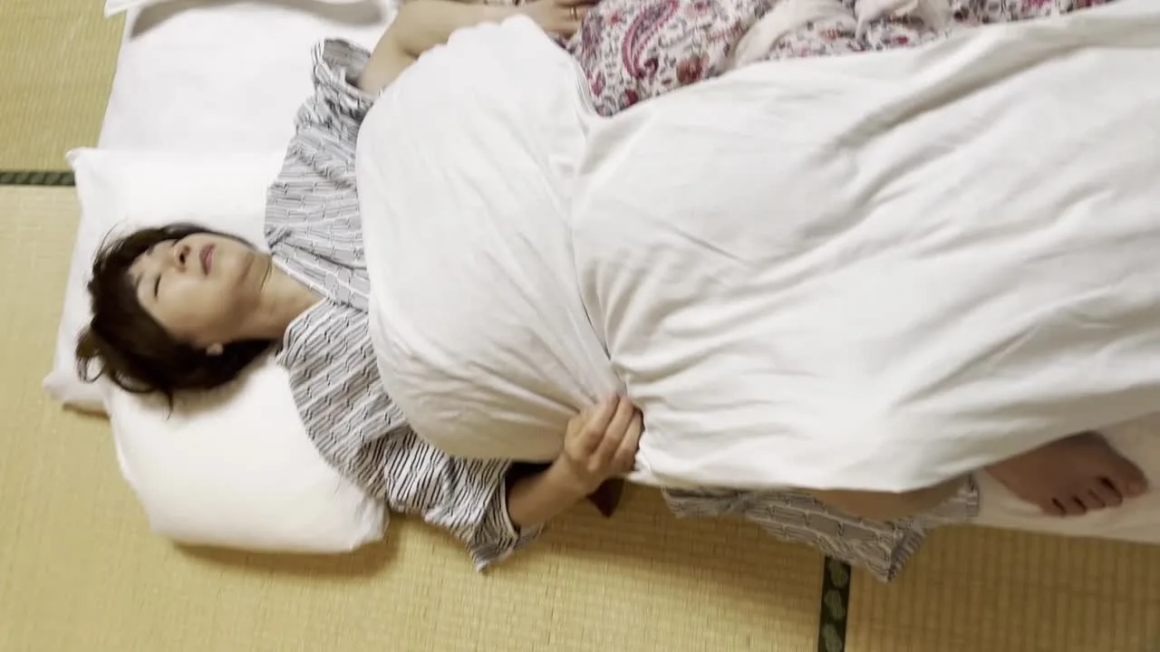 【おまけ映像】下関市の源平荘へ宿泊した時の私の妻の乱れた浴衣姿 ② - FC2 Video - 335513