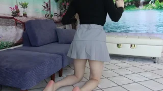 スラっと伸びる美脚と引き締まったお尻に食い込む純白Tバックがたまらない『かれんちゃん』が勃起不可避 - FC2 Video - 338517