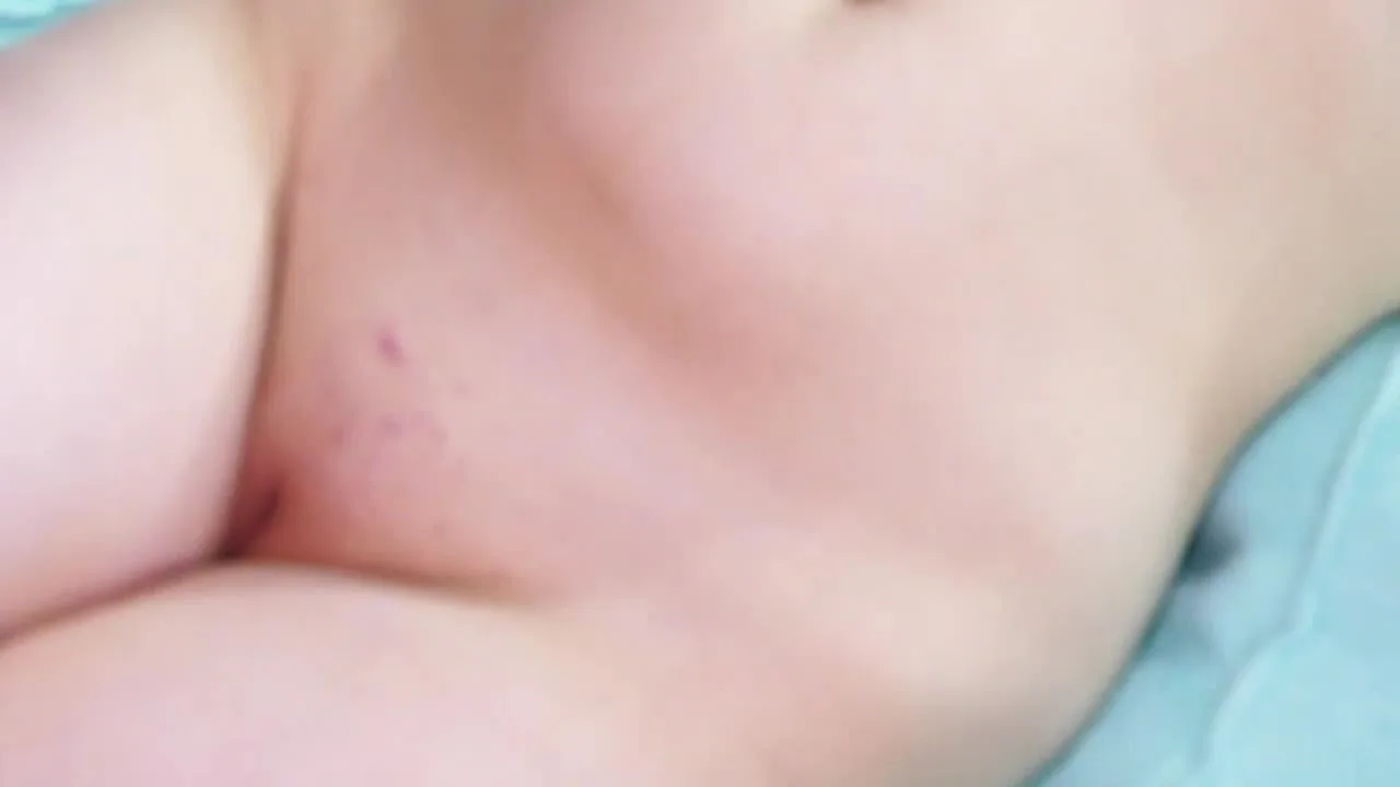 生活苦に陥った*は脱ぐしかありません　素人*が見知らぬおっさん達の前で公開オナニーショー　 - FC2 Video - 341351