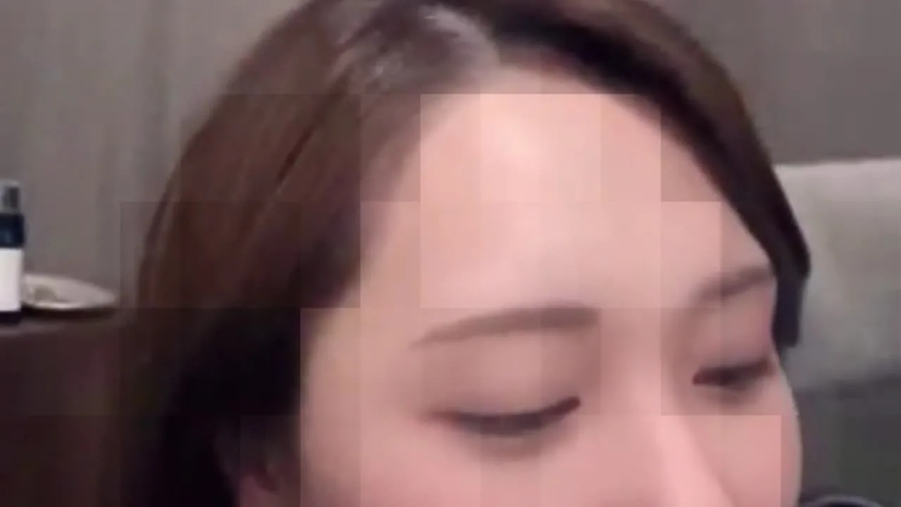 衝撃の人参オナニーｗ 「すごい入ってる、、」悶えながら挿入即イキｗｗ - FC2 Video - 342426