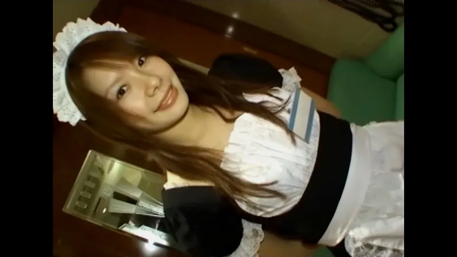 スレンダーなスタイル抜群メイド服女子がねっとりフェラ奉仕から制服を乱し生ハメ中出しで大量の精子を受精 - FC2 Video - 342676