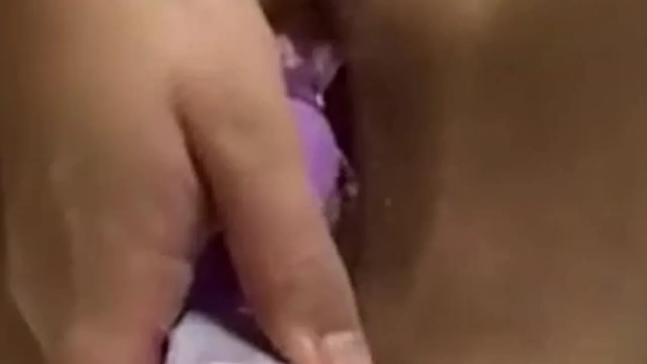 【数量限定】バィブでぉマンコズボズボしたょ(灬º 艸º灬)ぃっぱぃ潮ふぃたョ(◍˃̶ᗜ˂̶◍)ﾉ' - FC2 Video - 343649