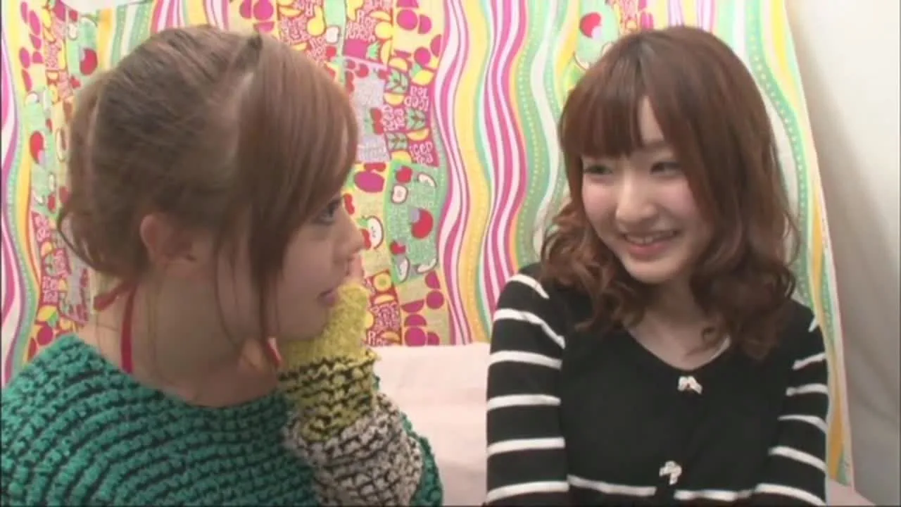 街中をカッポカッポしていた素人女子に声を掛けてレズナンパ！そしてレズプレーで気持ち良くなっちゃう！ - FC2 Video - 344257