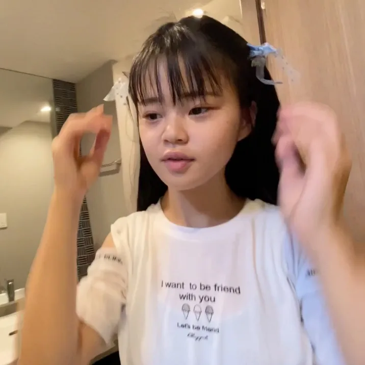 10年ぶりの二人きりの旅行で「どれだけ大きくなったのかよく見せてごらん」「〇〇にそっくりじゃないか」実の◯に顔射する極悪シミジジイ - FC2 Video - 344562