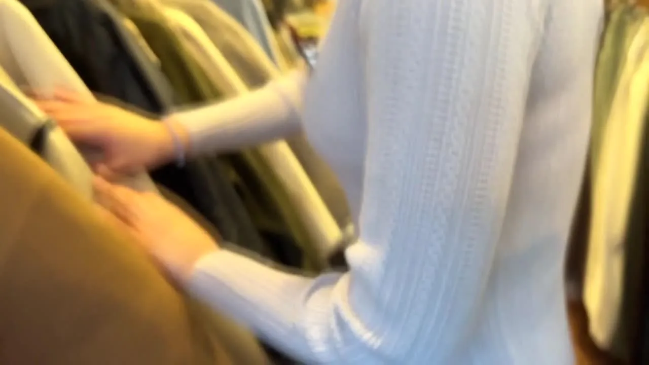 店員さん個撮Fカッフ巨乳の古着屋店員メイクルームのレンタル店員さん. - FC2 Video - 344580