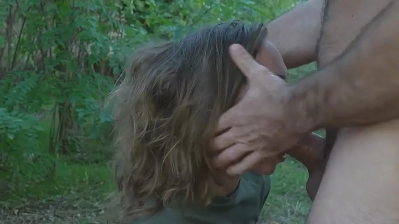 二人の記念になるビデオを撮ろうと郊外の雑木林に出向いてバックオンリーと喉奥イラマチオ射精で目的果たす - FC2 Video - 347406