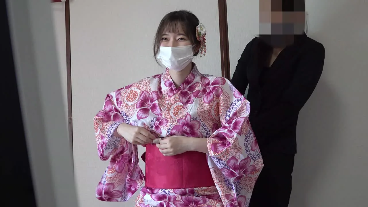 【2アングル】プレミアS級！20の巨乳Gカップと2アングルのおっぱい!!際どい極小下着で何度もポジ直しを繰り返す【4K】 - FC2 Video - 348751