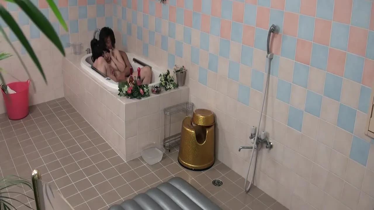 【激マブ】ソープ内を撮影したかなり貴重な動画です。 ローションぬるぬるのマットプレイ - FC2 Video - 351048