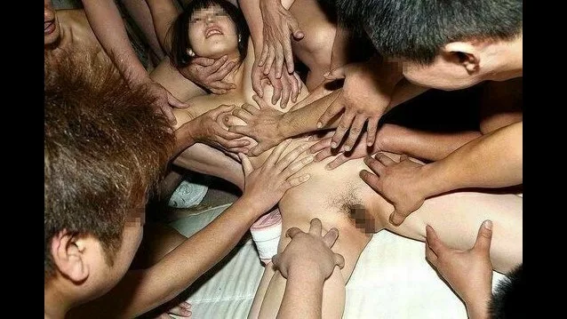 ３日間に及ぶ12P乱交で何度も中出しされ続け子宮はパンパンに．．． - FC2 Video - 351548