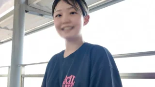 【FC2初】※ガチ19歳Fカップに会いに佐野駅へ!!　オサなさ残るJDが(金)欠で撮影応募　黒巨根で(ヴァーjin)貫通大量中出し - FC2 Video - 354687
