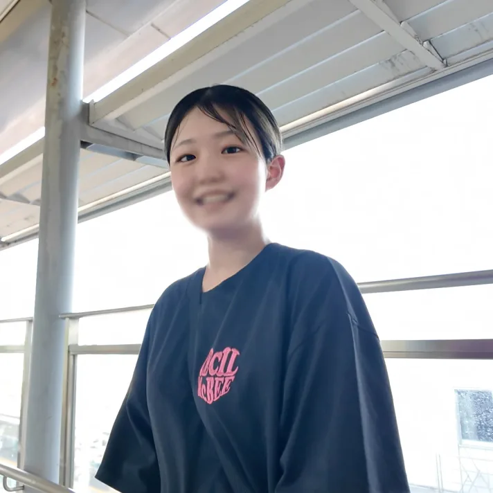 【FC2初】※ガチ19歳Fカップに会いに佐野駅へ!!　オサなさ残るJDが(金)欠で撮影応募　黒巨根で(ヴァーjin)貫通大量中出し - FC2 Video - 354687