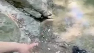 野外露出!〈素人自撮り〉大〇生！　川遊びの続き！やっぱり半端なオナニーじゃ物足りない！ - FC2 Video - 356483